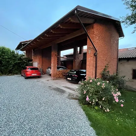 Cascina Via Piane Oda ve Kahvaltı 3*