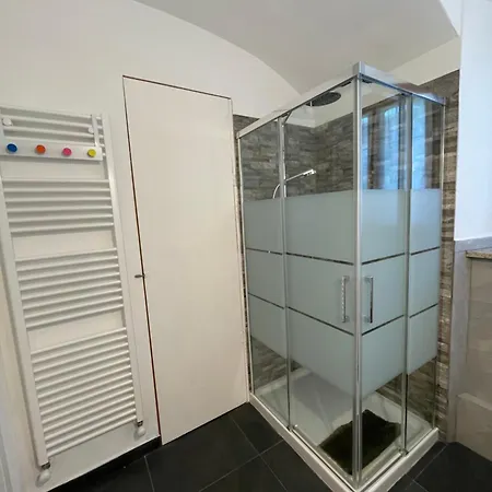 فندق مبيت وإفطار Via Piane 3*