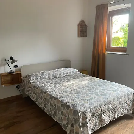 فندق مبيت وإفطار Via Piane 3*