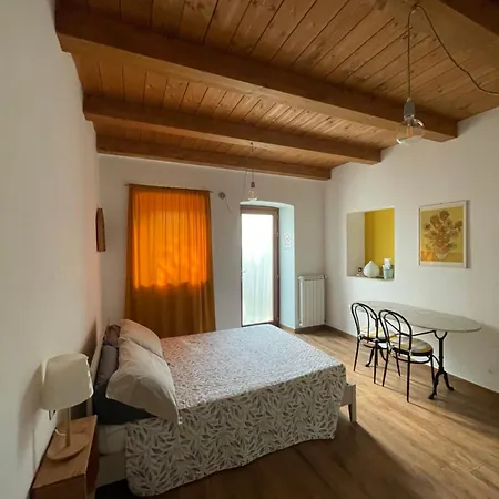 Cascina Via Piane Oda ve Kahvaltı Azeglio